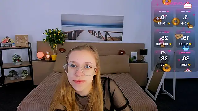 Snapshot of LayriantaVee chatting on February 18, 6:59 am LayriantaVee online show from February 18, 6:59 am