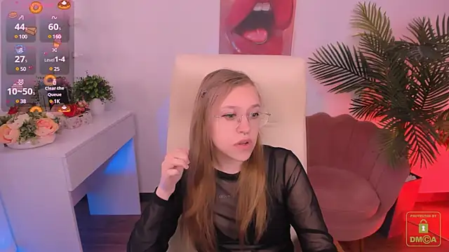 Snapshot of LayriantaVee chatting on March 13, 7:20 am LayriantaVee online show from March 13, 7:20 am