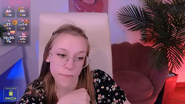 Snapshot of LayriantaVee chatting on March 14, 1:35 pm LayriantaVee online show from March 14, 1:35 pm