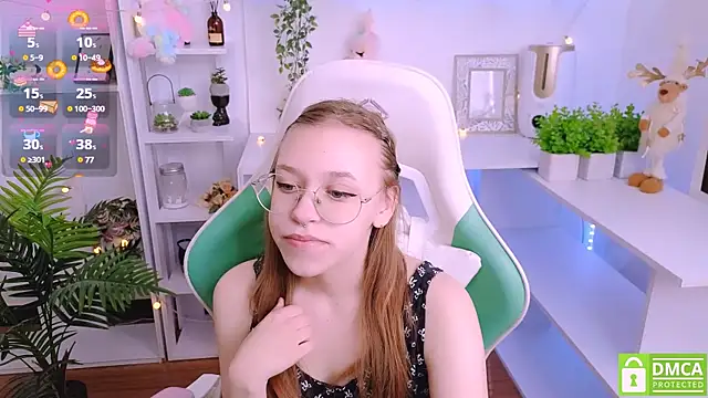 Snapshot of LayriantaVee chatting on March 19, 7:07 am LayriantaVee online show from March 19, 7:07 am