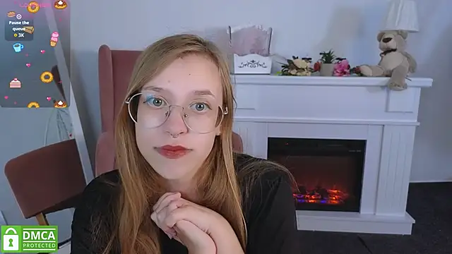 Snapshot of LayriantaVee chatting on September 12, 6:02 am LayriantaVee online show from September 12, 6:02 am