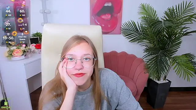 Snapshot of LayriantaVee chatting on September 15, 6:02 am LayriantaVee online show from September 15, 6:02 am