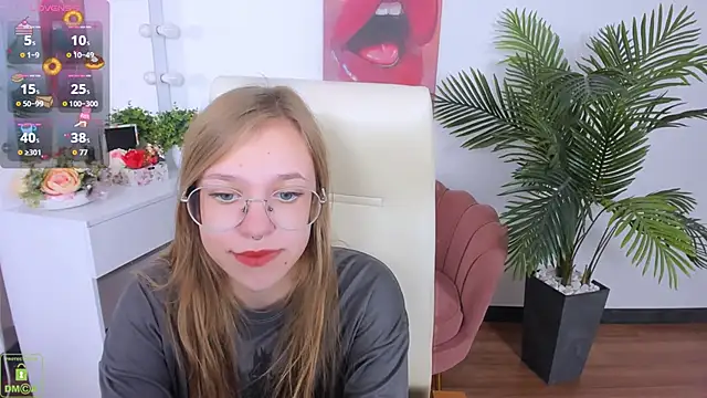 Snapshot of LayriantaVee chatting on September 20, 6:14 am LayriantaVee online show from September 20, 6:14 am