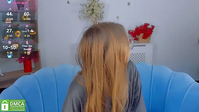 Snapshot of LayriantaVee chatting on September 27, 6:18 am LayriantaVee online show from September 27, 6:18 am