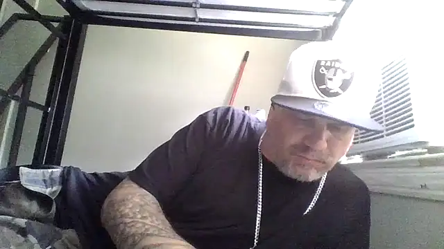 clitstitsandbongrips online show from April 23, 5:37 pm