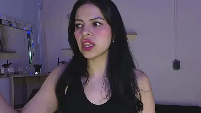 Eliie Ruizz online show from December 1, 9:31 pm