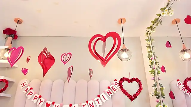 Snapshot of Annie_karlsson__ chatting on February 10, 9:15 pm Annie karlsson online show from February 10, 9:15 pm