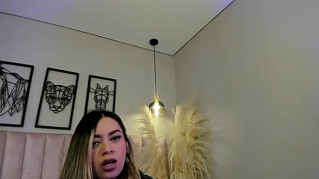 Snapshot of Annie_karlsson__ chatting on September 20, 3:29 am Annie karlsson online show from September 20, 3:29 am