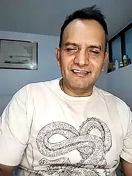 RogueTraveler online show from November 7, 3:50 am