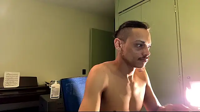 villanocat online show from September 30, 4:01 pm