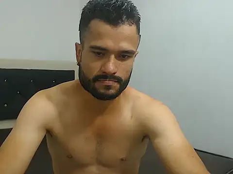 Snapshot of yeikonnht chatting on March 28, 12:10 am yeikonnht online show from March 28, 12:10 am