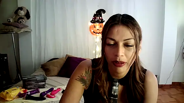 Hanna Charming online show from October 8, 6:38 pm