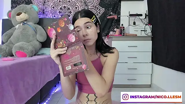 jade dakota   online show from February 2, 11:00 pm