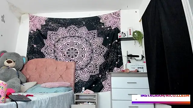 jade dakota   online show from March 17, 2:08 am