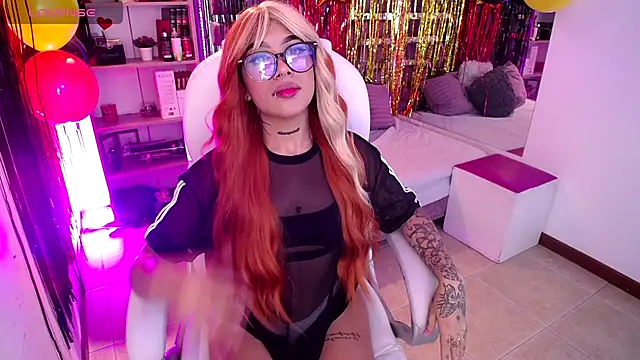 AliceWalker 11 online show from September 17, 8:21 pm