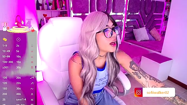 AliceWalker 11 online show from October 9, 9:02 pm