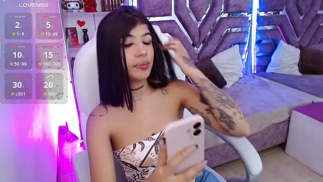 AliceWalker 11 online show from December 19, 8:16 pm