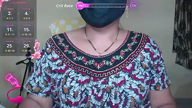 Snapshot of Queen_sakshi chatting on October 3, 6:05 pm Queen sakshi online show from October 3, 6:05 pm