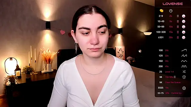 hannacheekss  online show from November 4, 1:59 am