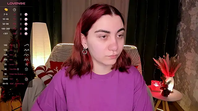 hannacheekss  online show from December 5, 2:09 am