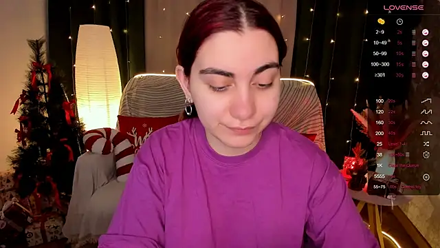 hannacheekss  online show from December 18, 2:06 am