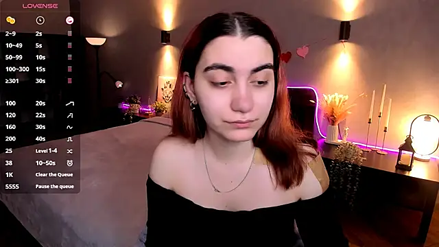 hannacheekss  online show from March 18, 2:04 am