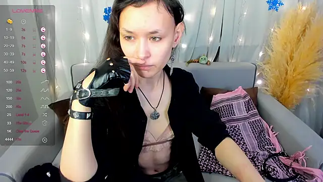 Emily Strikeee online show from December 30, 9:48 am