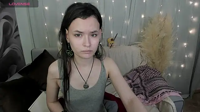 Emily Strikeee online show from January 19, 12:50 pm