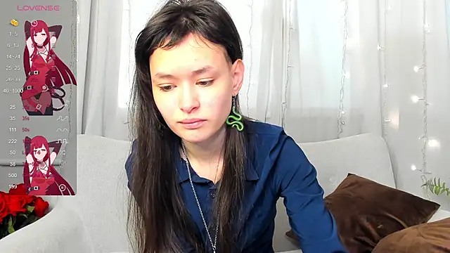 Emily Strikeee online show from March 4, 9:40 am