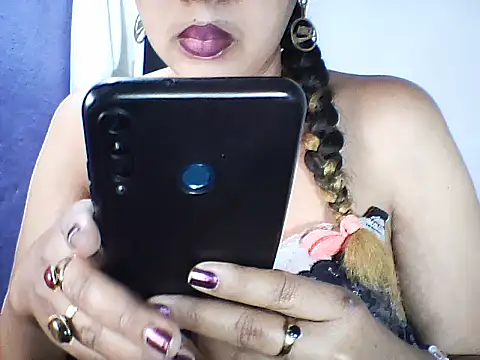 layanah12 online show from October 11, 5:39 am