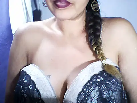 layanah12 online show from October 24, 6:26 pm