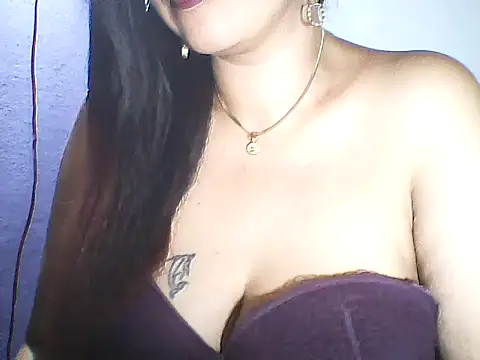 Snapshot of layanah12 chatting on May 5, 7:55 pm layanah12 online show from May 5, 7:55 pm