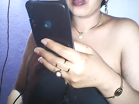 Snapshot of layanah12 chatting on May 8, 10:26 pm layanah12 online show from May 8, 10:26 pm