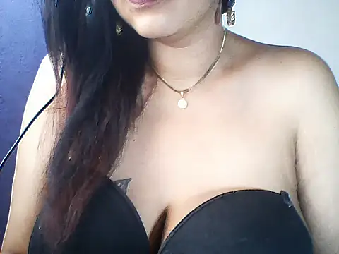 Snapshot of layanah12 chatting on May 23, 4:50 am layanah12 online show from May 23, 4:50 am