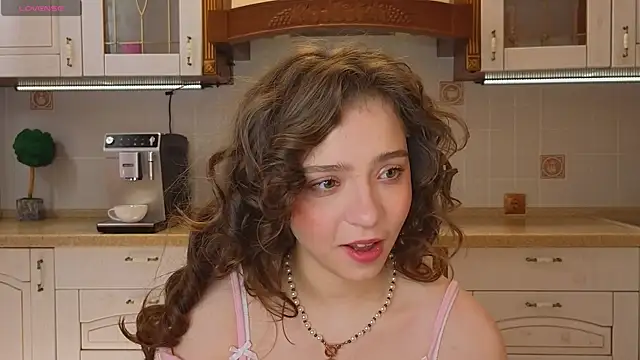 Snapshot of KellyAdderiy chatting on February 28, 3:59 am KellyAdderiy online show from February 28, 3:59 am