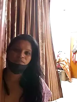 Snapshot of Lilly-queen chatting on February 5, 10:22 pm Lilly-queen online show from February 5, 10:22 pm