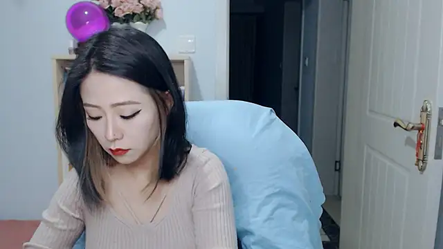 Snapshot of SuSushi728 chatting on May 10, 3:17 pm SuSushi728 online show from May 10, 3:17 pm