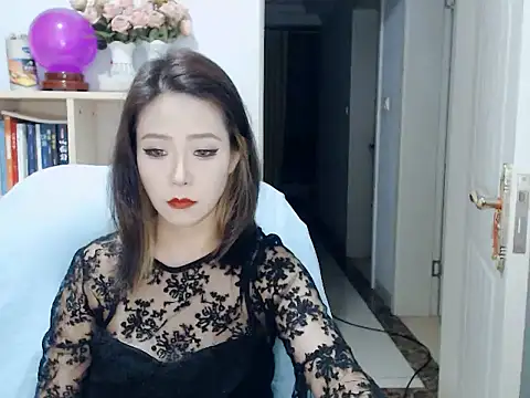 Snapshot of SuSushi728 chatting on June 24, 4:17 pm SuSushi728 online show from June 24, 4:17 pm
