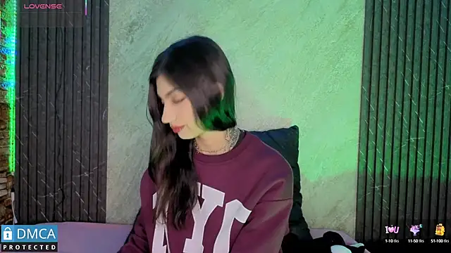 SolBeaumont1 online show from September 17, 7:04 pm