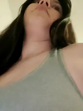 Snapshot of leeya_lee chatting on February 18, 12:48 am leeya lee online show from February 18, 12:48 am