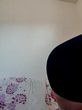 Snapshot of leeya_lee chatting on February 21, 2:06 pm leeya lee online show from February 21, 2:06 pm