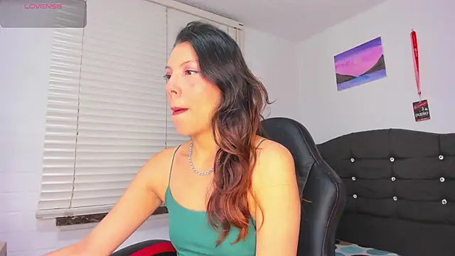 Selenakyle92  online show from September 11, 8:20 pm