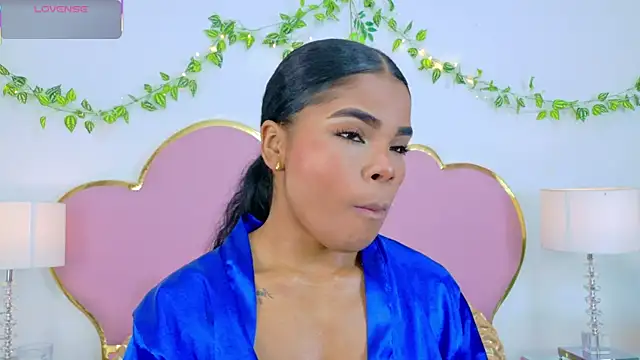 NahiaraReina online show from October 28, 12:52 pm