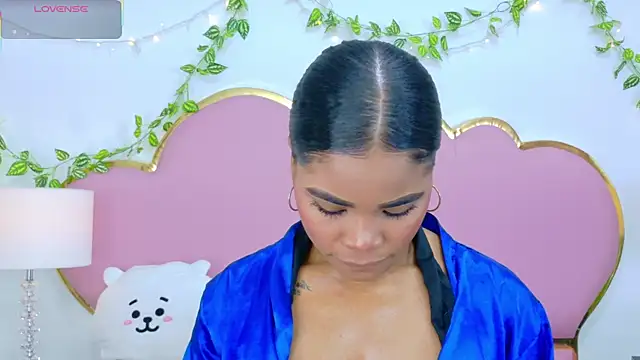 NahiaraReina online show from November 15, 1:18 pm