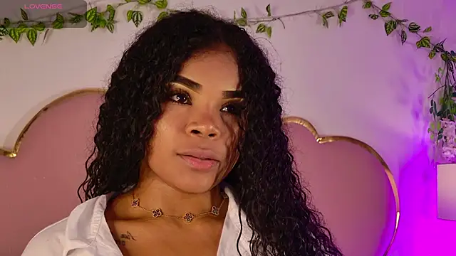 NahiaraReina online show from June 17, 1:34 pm