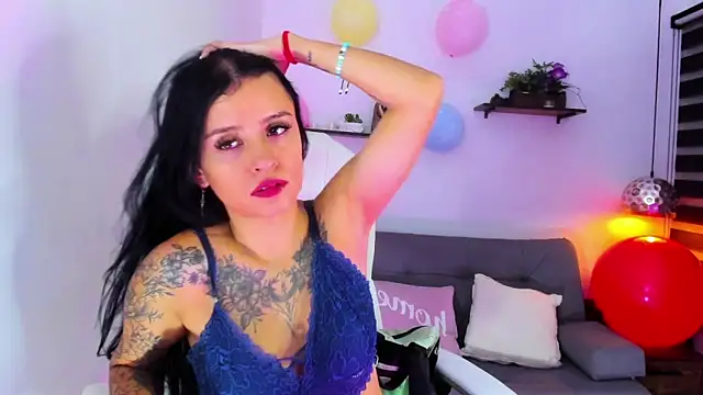 Snapshot of yenny_garcia chatting on October 24, 4:36 pm yenny garcia online show from October 24, 4:36 pm