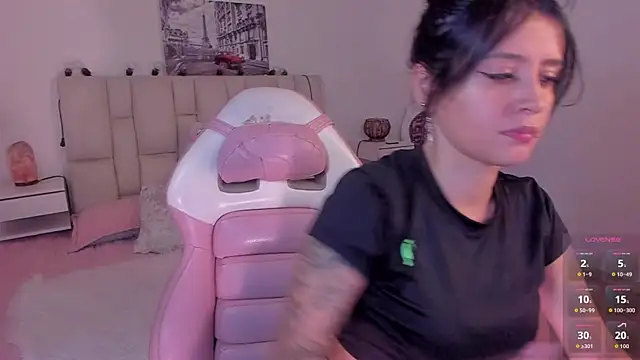 Snapshot of yenny_garcia chatting on May 26, 6:15 pm yenny garcia online show from May 26, 6:15 pm