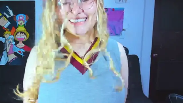 Snapshot of Lily_stone04 chatting on June 15, 4:58 am Lily stone04 online show from June 15, 4:58 am