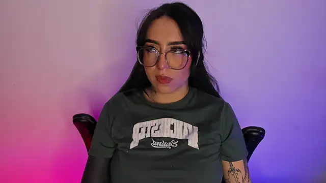 Snapshot of AnnikaMerliahh_ chatting on October 12, 12:53 am AnnikaMerliahh online show from October 12, 12:53 am