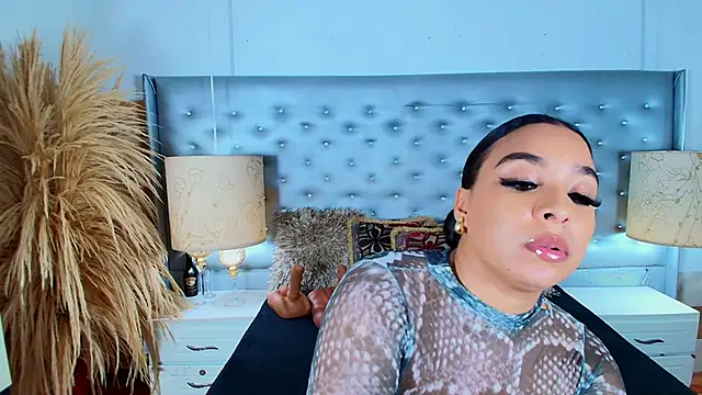 EileenBenzon online show from February 24, 6:04 pm